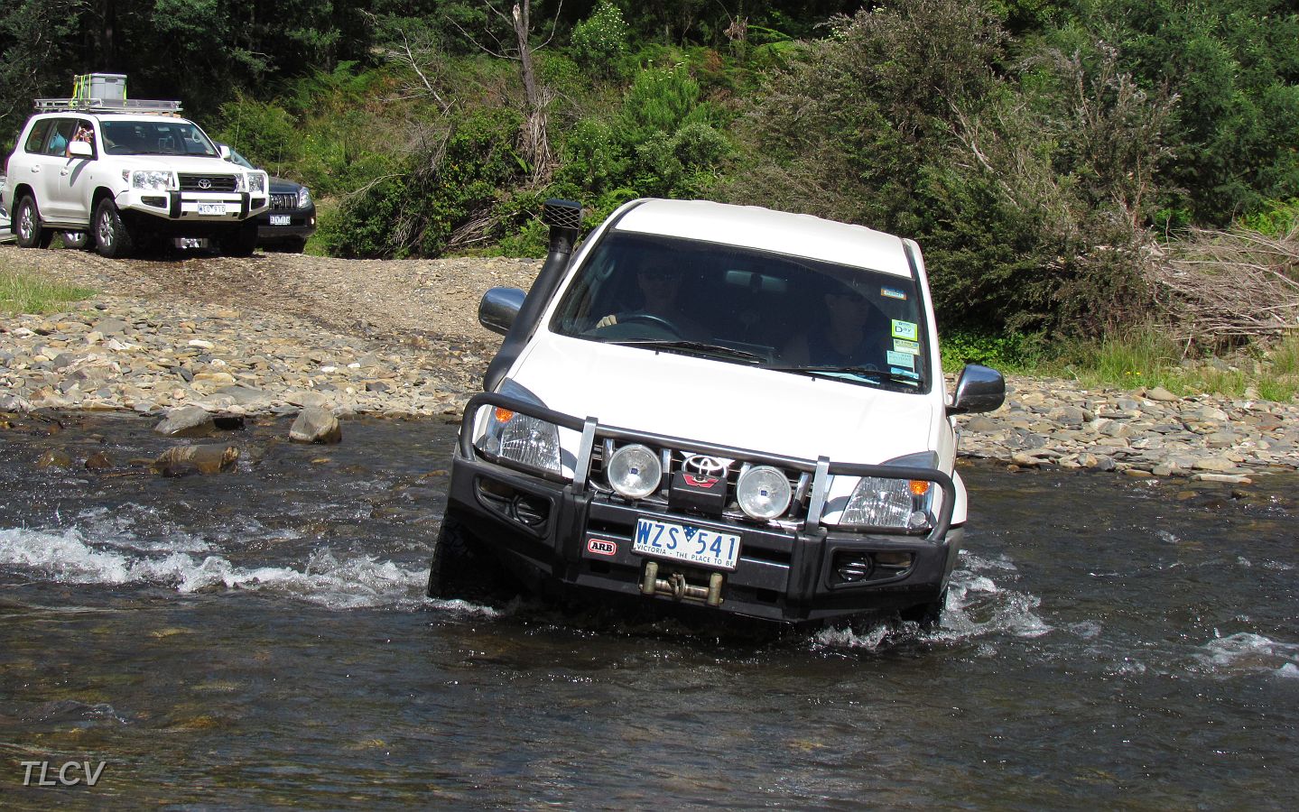 02-Pioneer drives across the Thomson River.JPG